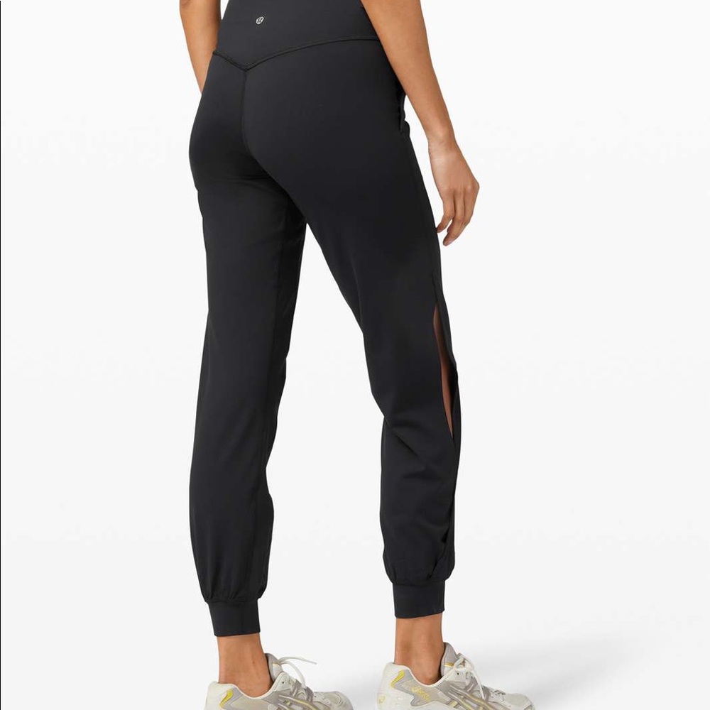 ISO size 6 VENT align joggers.